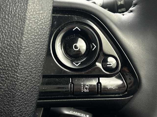 トヨタ プリウス Sセーフティプラス ツートーン 茨城県 2018(平30)年 3.9万km ベージュⅡ ナビ　フルセグＴＶ　バックモニター　エアロ付き　衝突軽減ブレーキ　クルコン　ＥＴＣ　ＬＥＤライト　フォグランプ　ドライブレコーダー　パーキングアシスト　コーナーセンサー　スマートキ―　プッシュスタート