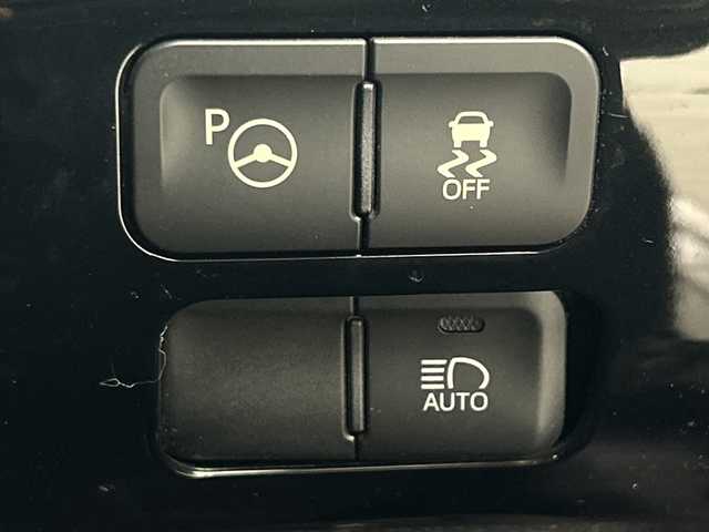 トヨタ プリウス Sセーフティプラス ツートーン 茨城県 2018(平30)年 3.9万km ベージュⅡ ナビ　フルセグＴＶ　バックモニター　エアロ付き　衝突軽減ブレーキ　クルコン　ＥＴＣ　ＬＥＤライト　フォグランプ　ドライブレコーダー　パーキングアシスト　コーナーセンサー　スマートキ―　プッシュスタート