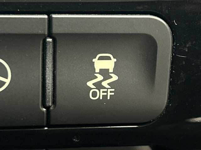 トヨタ プリウス Sセーフティプラス ツートーン 茨城県 2018(平30)年 3.9万km ベージュⅡ ナビ　フルセグＴＶ　バックモニター　エアロ付き　衝突軽減ブレーキ　クルコン　ＥＴＣ　ＬＥＤライト　フォグランプ　ドライブレコーダー　パーキングアシスト　コーナーセンサー　スマートキ―　プッシュスタート