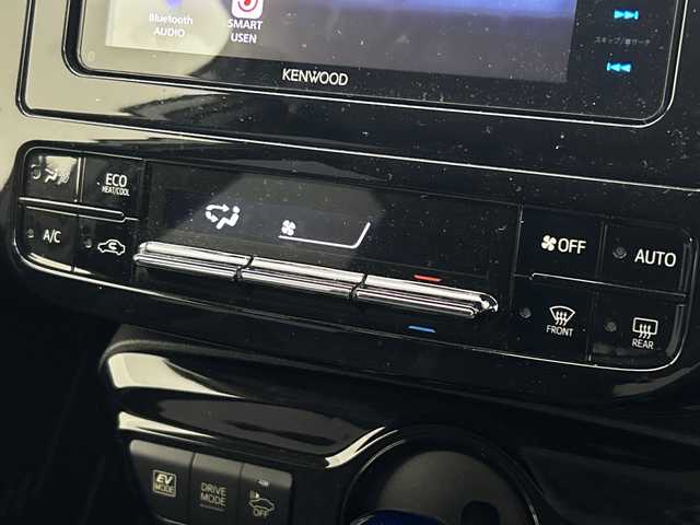 トヨタ プリウス Sセーフティプラス ツートーン 茨城県 2018(平30)年 3.9万km ベージュⅡ ナビ　フルセグＴＶ　バックモニター　エアロ付き　衝突軽減ブレーキ　クルコン　ＥＴＣ　ＬＥＤライト　フォグランプ　ドライブレコーダー　パーキングアシスト　コーナーセンサー　スマートキ―　プッシュスタート