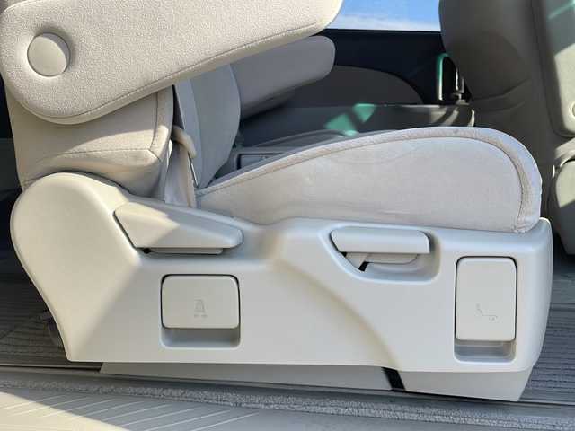 トヨタ エスティマ アエラス Gエディション 島根県 2011(平23)年 8.7万km ホワイトパールクリスタルシャイン 純正ナビ/フルセグTV/CD/DVD/Bluetooth接続/純正フリップダウンモニター/バックカメラ/両側パワースライドドア/オットマン/ＭＴモード付きＡＴ/ビルトインETC/クルーズコントロール/プッシュスタート