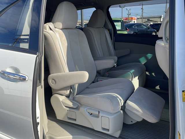 トヨタ エスティマ アエラス Gエディション 島根県 2011(平23)年 8.7万km ホワイトパールクリスタルシャイン 純正ナビ/フルセグTV/CD/DVD/Bluetooth接続/純正フリップダウンモニター/バックカメラ/両側パワースライドドア/オットマン/ＭＴモード付きＡＴ/ビルトインETC/クルーズコントロール/プッシュスタート