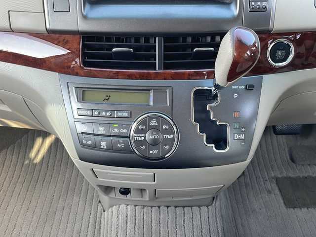 トヨタ エスティマ アエラス Gエディション 島根県 2011(平23)年 8.7万km ホワイトパールクリスタルシャイン 純正ナビ/フルセグTV/CD/DVD/Bluetooth接続/純正フリップダウンモニター/バックカメラ/両側パワースライドドア/オットマン/ＭＴモード付きＡＴ/ビルトインETC/クルーズコントロール/プッシュスタート