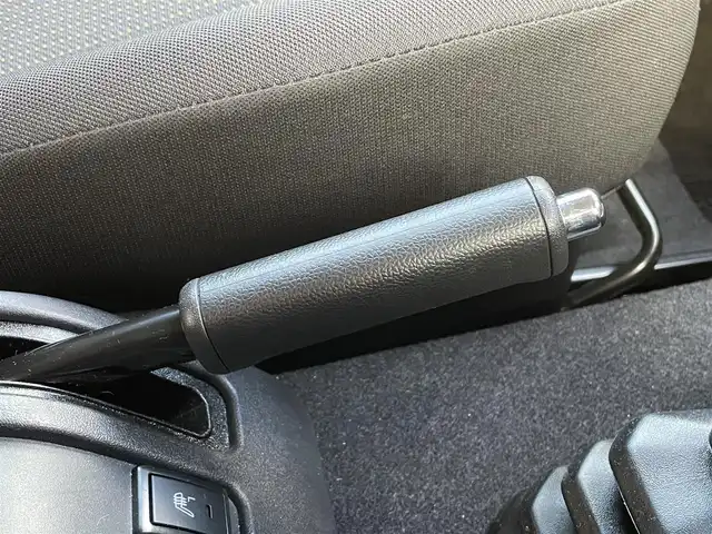 スズキ ジムニー XC 岡山県 2025(令7)年 0.2万km ブルーイッシュブラックパール3 登録時走行距離1485km/社外SDナビ/(AM/FM/BT/TV)/バックカメラ/ビルトインETC/ドライブレコーダー/衝突被害軽減システム/ダウンヒルアシストコントロール/クルーズコントロール/アイドリングストップ/シートヒーター/背面タイヤ/プッシュスタート/スマートキー/スペアキー/純正16インチアルミホイール