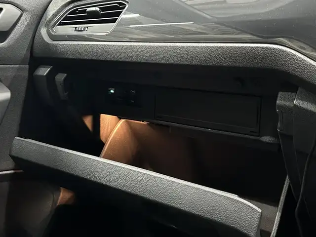 フォルクスワーゲン Ｔ－ロック TDI スポーツ 群馬県 2020(令2)年 3.1万km ラベンナブルーメタリック ACC/AppleCarPlay/純正ナビ/レーンキープ/衝突軽減ブレーキ/LEDライト/スマートキー/バックカメラ/パワーバックドア/パーキングアシスト