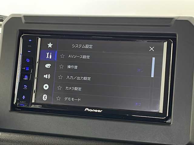 スズキ ジムニー シエラ JC 新潟県 2022(令4)年 4.2万km ピュアホワイトP 衝突被害軽減システム/４WD/クルーズコントロール/ダウンヒルアシストコントロール/社外ナビ【PVH‐９５００DVSZS】/Bluetooth接続/USB入力端子/ドライブレコーダー 前方/シートヒーター/純正フロアマット/本革巻きステアリング/取扱説明書/保証書/スペアキ―1本