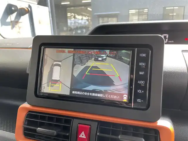 ダイハツ タント ファンクロス 滋賀県 2023(令5)年 0.8万km レイクブルーメタリック 禁煙車/純正ナビ（CD・フルセグTV・Bluetooth・SD）/全方位カメラ/両側パワースライドドア/コーナーセンサー/前席シートヒーター/電動パーキングブレーキ/プッシュスタート/純正マット/ステアリングスイッチ/アイドリングストップ/衝突被害軽減ブレーキ/横滑り防止装置/オートライト