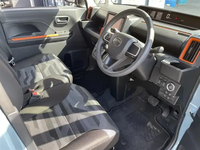 ダイハツ タント ファンクロス 滋賀県 2023(令5)年 0.8万km レイクブルーメタリック 禁煙車/純正ナビ（CD・フルセグTV・Bluetooth・SD）/全方位カメラ/両側パワースライドドア/コーナーセンサー/前席シートヒーター/電動パーキングブレーキ/プッシュスタート/純正マット/ステアリングスイッチ/アイドリングストップ/衝突被害軽減ブレーキ/横滑り防止装置/オートライト