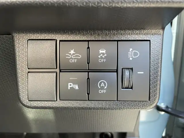 ダイハツ タント ファンクロス 滋賀県 2023(令5)年 0.8万km レイクブルーメタリック 禁煙車/純正ナビ（CD・フルセグTV・Bluetooth・SD）/全方位カメラ/両側パワースライドドア/コーナーセンサー/前席シートヒーター/電動パーキングブレーキ/プッシュスタート/純正マット/ステアリングスイッチ/アイドリングストップ/衝突被害軽減ブレーキ/横滑り防止装置/オートライト