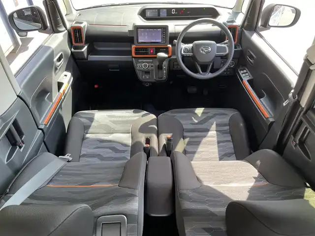 ダイハツ タント ファンクロス 滋賀県 2023(令5)年 0.8万km レイクブルーメタリック 禁煙車/純正ナビ（CD・フルセグTV・Bluetooth・SD）/全方位カメラ/両側パワースライドドア/コーナーセンサー/前席シートヒーター/電動パーキングブレーキ/プッシュスタート/純正マット/ステアリングスイッチ/アイドリングストップ/衝突被害軽減ブレーキ/横滑り防止装置/オートライト