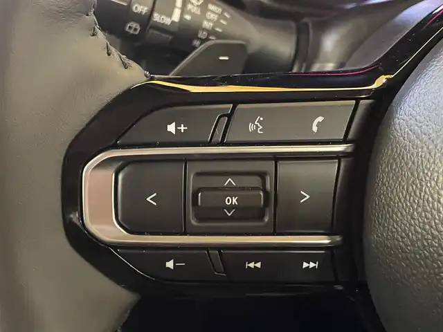 スズキ スペーシア カスタム HYBRID XS ターボ 群馬県 2025(令7)年 0.4万km ピュアホワイトP スズキセーフティサポート/・デュアルカメラブレーキサポート/・後退時ブレーキサポート/・誤発進抑制機能/・車線逸脱警報機能/・ハイビームアシスト/・ふらつき警報機能/・先行車発進お知らせ機能/・アダプティブクルーズコントロール/・車線逸脱抑制機能/全方位モニター付き9インチメモリナビ/・フルセグTV/・CD/DVD/BT/・USB/iPod/HDMI/・AM.FM/Applecarplay/Androidauto/ETC/両側電動スライドドア/ヘッドアップディスプレイ/コーナーセンサー/革巻きステアリング/パドルシフト/ステアリングスイッチ/ステアリングヒーター/ハーフレザーシート/D/N席シートヒーター/オットマン/アイドリングストップ/スマートキー/プッシュスタート/LEDヘッドライト/フォグランプ/オートライト/ヘッドライトレベライザー/純正15インチAW/ドアミラーガーニッシュ/純正フロアマット/純正ドアバイザー/横滑り防止システム/電動格納ウィンカーミラー