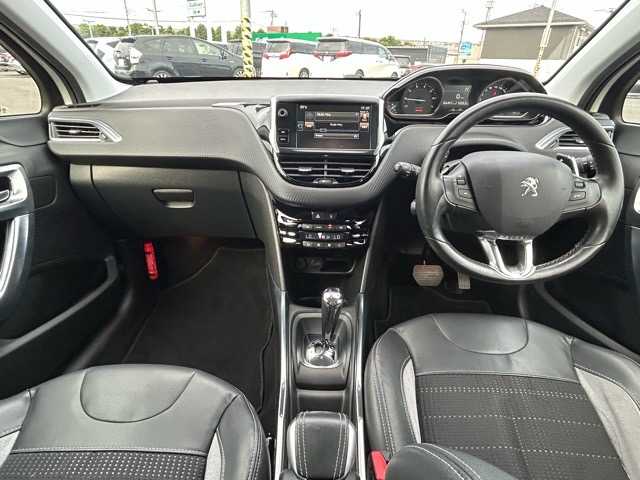 プジョー ２００８ プレミアム 千葉県 2015(平27)年 5.7万km BLANC NACRE 純正ナビ/フルセグテレビ/Bluetooth/USB/iPod/AUX接続/デュアルオートエアコン/ETC/後方コーナーセンサー/ABS/横滑り防止装置/スルーズコントロール/パドルシフト/オートライト/ヘッドライトレベライザー/フロントフォグランプ/電動格納ウィンカーミラー/前方ドライブレコーダー/純正１６インチアルミホイール/純正フロアマット/W/サイド/カーテンエアバッグ/保証書/取扱説明書
