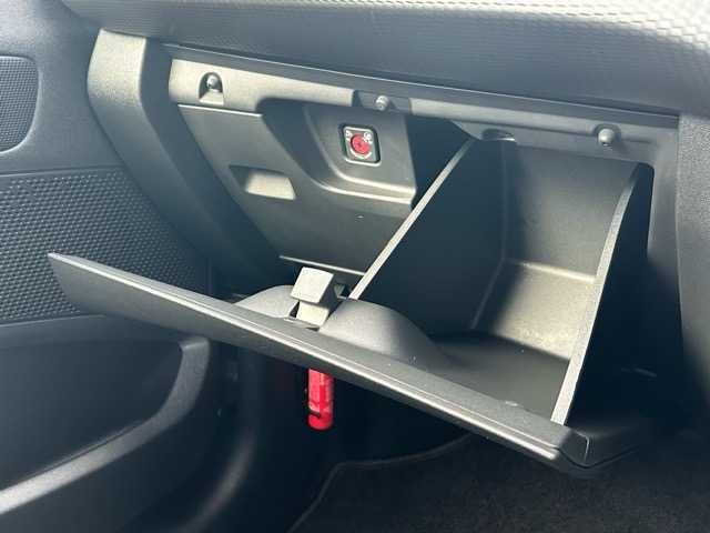 プジョー ２００８ プレミアム 千葉県 2015(平27)年 5.7万km BLANC NACRE 純正ナビ/フルセグテレビ/Bluetooth/USB/iPod/AUX接続/デュアルオートエアコン/ETC/後方コーナーセンサー/ABS/横滑り防止装置/スルーズコントロール/パドルシフト/オートライト/ヘッドライトレベライザー/フロントフォグランプ/電動格納ウィンカーミラー/前方ドライブレコーダー/純正１６インチアルミホイール/純正フロアマット/W/サイド/カーテンエアバッグ/保証書/取扱説明書