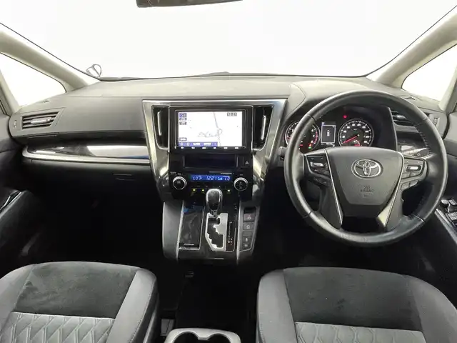 トヨタ ヴェルファイア Z 熊本県 2018(平30)年 8万km ホワイトパールクリスタルシャイン ワンオーナー /ディーラーOPナビNSZT-Y68T/・フルセグTV/・Bluetooth接続/・CD、DVD再生/・SDミュージックサーバー/ToyotaSafetySense/・衝突軽減ブレーキ/・レーンアシスト/・レーダークルーズ/・先行車両発信アラート/・オートハイビーム/ビルトインETC/純正フリップダウンモニター/両側パワースライドドア/前後ドライブレコーダー/2列目オットマン/純正フロアマット/純正１８インチAW/オートライト/LEDヘッドライト/フォグライト/スマートキー/プッシュスタート/スペアキー1本/保証書/取扱説明書