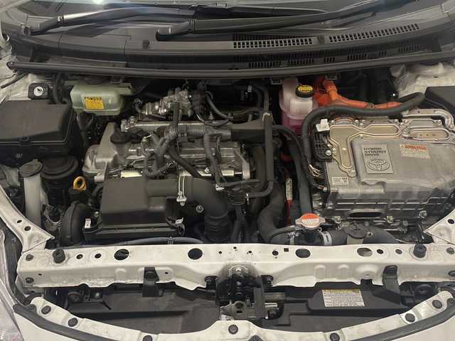 トヨタ アクア S 愛知県 2016(平28)年 4.3万km ライムホワイトパールクリスタルシャイン 純正オーディオ/ＡＭ／ＦＭ／ＣＤ／ＡＵＸ/ビルドインＥＴＣ/Ｄ席シートヒーター/電動格納ウィンカーミラー/ヘッドライトレベライザー/オートハイビーム/リモコンキー/純正フロアマット/衝突軽減ブレーキ