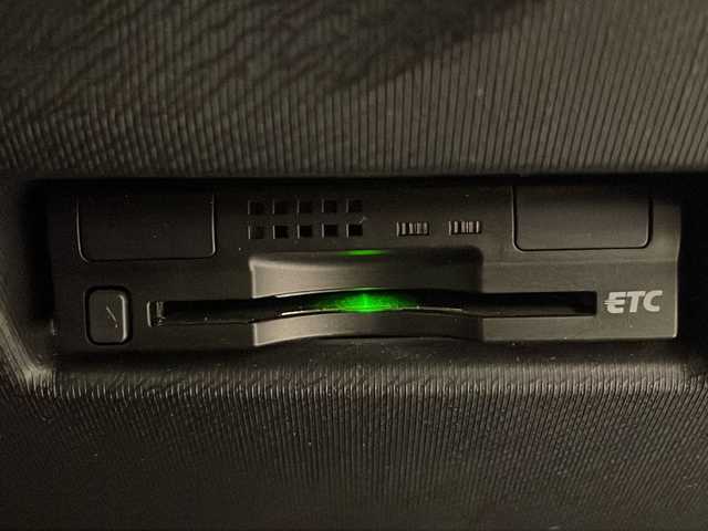 トヨタ アクア S 愛知県 2016(平28)年 4.3万km ライムホワイトパールクリスタルシャイン 純正オーディオ/ＡＭ／ＦＭ／ＣＤ／ＡＵＸ/ビルドインＥＴＣ/Ｄ席シートヒーター/電動格納ウィンカーミラー/ヘッドライトレベライザー/オートハイビーム/リモコンキー/純正フロアマット/衝突軽減ブレーキ