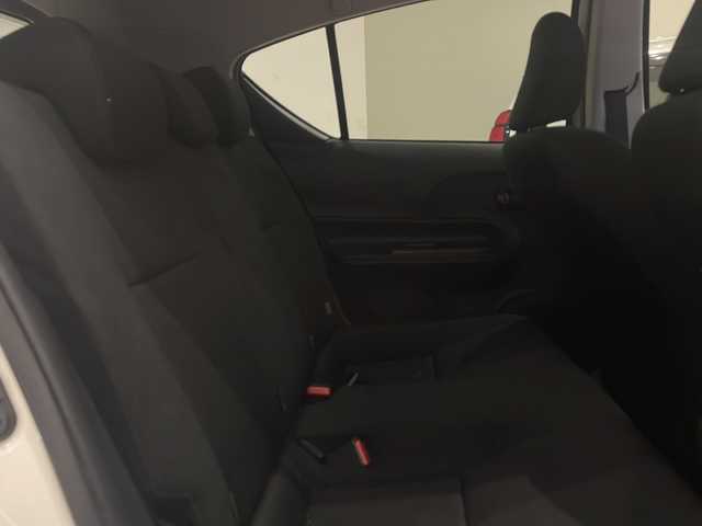 トヨタ アクア S 愛知県 2016(平28)年 4.3万km ライムホワイトパールクリスタルシャイン 純正オーディオ/ＡＭ／ＦＭ／ＣＤ／ＡＵＸ/ビルドインＥＴＣ/Ｄ席シートヒーター/電動格納ウィンカーミラー/ヘッドライトレベライザー/オートハイビーム/リモコンキー/純正フロアマット/衝突軽減ブレーキ