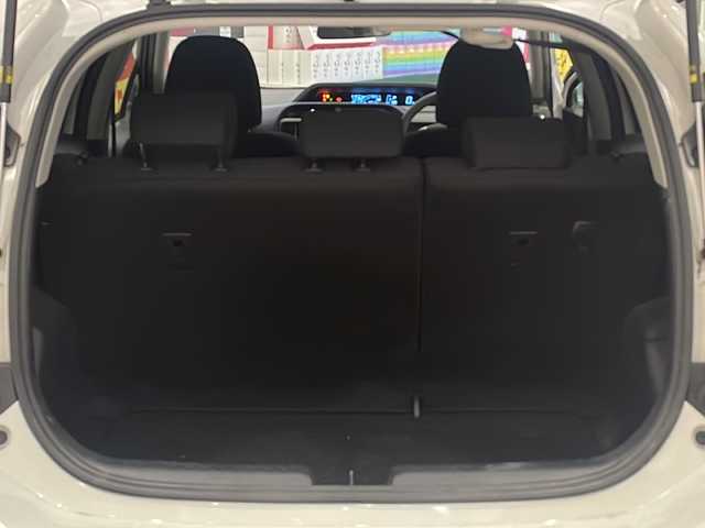 トヨタ アクア S 愛知県 2016(平28)年 4.3万km ライムホワイトパールクリスタルシャイン 純正オーディオ/ＡＭ／ＦＭ／ＣＤ／ＡＵＸ/ビルドインＥＴＣ/Ｄ席シートヒーター/電動格納ウィンカーミラー/ヘッドライトレベライザー/オートハイビーム/リモコンキー/純正フロアマット/衝突軽減ブレーキ