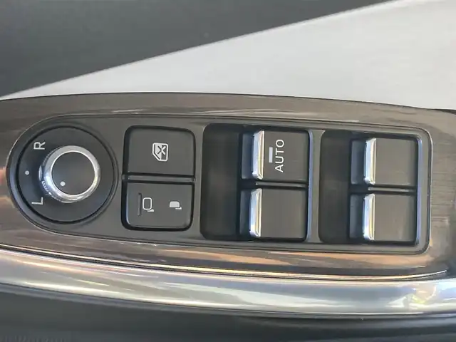 マツダ ＣＸ－５ XD Lパッケージ 静岡県 2016(平28)年 9.7万km ディープクリスタルブルーマイカ (株)IDOMが運営する【じしゃロン焼津店】の自社ローン専用車両になります。こちらは現金またはオートローンご利用時の価格です。自社ローンご希望の方は別途その旨お申付け下さい/【じしゃロン個店占有の為　落札禁止】/衝突軽減システム/ブラインドスポットモニター/レザーシート/メモリー機能付きパワーシート/BOSEサウンド/純正ナビ/CD/DVD/フルセグ/Bluetooth/プッシュスタート/スマートキー/スペアキー/LEDヘッドライト/オートライト/フォグライト /ステアリングスイッチ/革巻きステアリング/ETC/バックカメラ