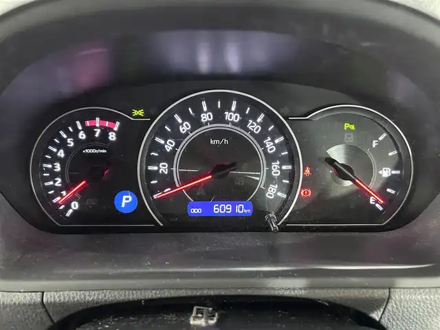 トヨタ ヴォクシー ZS 煌Ⅲ 佐賀県 2021(令3)年 6.1万km ブラック 純正10インチナビ【NSZN-Z68T】/【フルセグTV.CD.DVD.Bluetooth】/純正12.1インチフリップダウンモニター/バックカメラ/衝突被害軽減システム/クルーズコントロール/クリアランスソナー/オートライト/オートマチックハイビーム/前後ドライブレコーダー/両側パワースライドドア/ハーフレザーシート/ビルトインETC/LEDヘッドライト/フォグライト/純正16インチアルミホイール/純正フロアマット/純正ドアバイザー/ステアリングスイッチ/アイドリングストップ/後席サンシェード/シートバックテーブル/スペアキー×１