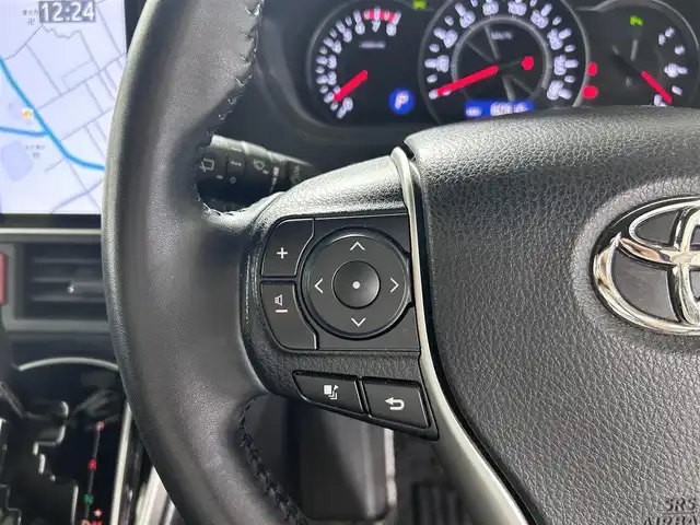 トヨタ ヴォクシー ZS 煌Ⅲ 佐賀県 2021(令3)年 6.1万km ブラック 純正10インチナビ【NSZN-Z68T】/【フルセグTV.CD.DVD.Bluetooth】/純正12.1インチフリップダウンモニター/バックカメラ/衝突被害軽減システム/クルーズコントロール/クリアランスソナー/オートライト/オートマチックハイビーム/前後ドライブレコーダー/両側パワースライドドア/ハーフレザーシート/ビルトインETC/LEDヘッドライト/フォグライト/純正16インチアルミホイール/純正フロアマット/純正ドアバイザー/ステアリングスイッチ/アイドリングストップ/後席サンシェード/シートバックテーブル/スペアキー×１