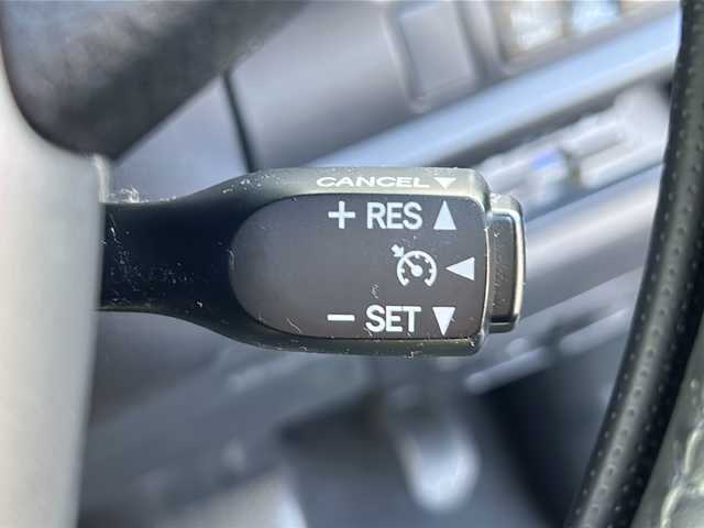 トヨタ ヴォクシー ZS 煌Ⅱ 茨城県 2019(令1)年 8万km 黒 9インチ社外ナビ（carrozzeria　型番：AVIC-RQ903）/フルセグテレビ/Bluetooth接続/後席用モニター（carrozzeria　型番：TVM-FM1020）/ETC/両側パワースライドドア/クルーズコントロール/パーキングアシスト/コーナーセンサー/レーンアシスト/衝突被害軽減システム/LEDヘッドライト/オートライト/オートマチックハイビーム/スマートキー/取扱説明書/保証書