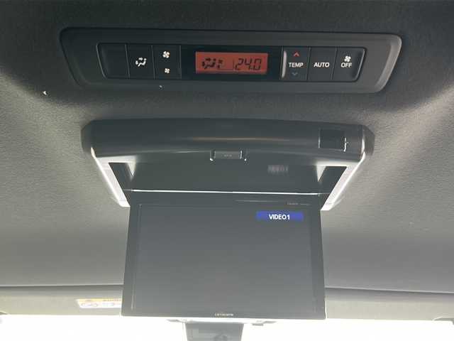 トヨタ ヴォクシー ZS 煌Ⅱ 茨城県 2019(令1)年 8万km 黒 9インチ社外ナビ（carrozzeria　型番：AVIC-RQ903）/フルセグテレビ/Bluetooth接続/後席用モニター（carrozzeria　型番：TVM-FM1020）/ETC/両側パワースライドドア/クルーズコントロール/パーキングアシスト/コーナーセンサー/レーンアシスト/衝突被害軽減システム/LEDヘッドライト/オートライト/オートマチックハイビーム/スマートキー/取扱説明書/保証書