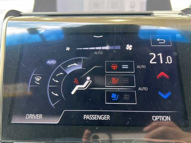 トヨタ クラウン ハイブリッド RS アドバンス 静岡県 2018(平30)年 8.2万km プレシャスシルバー 純正メモリナビ/・CD/・Bluetooth/・フルセグTV/・USB/主要装備/・サンルーフ/・トヨタセーフティーセンス第2世代/・BSM/・パーキングアシスト/・レーダークルコン/・全方位カメラ/・コーナーセンサー/・オートホールド/・HUD/・デジタルインナーミラー/・パドルシフト/・ハンドルヒーター/・シートヒーター/・エアシート/・パワーシート/・オートハイビーム/・純正フロアマット