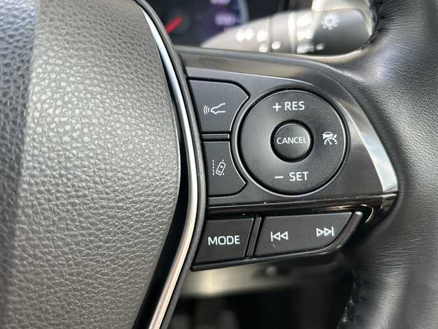 トヨタ クラウン ハイブリッド RS アドバンス 静岡県 2018(平30)年 8.2万km プレシャスシルバー 純正メモリナビ/・CD/・Bluetooth/・フルセグTV/・USB/主要装備/・サンルーフ/・トヨタセーフティーセンス第2世代/・BSM/・パーキングアシスト/・レーダークルコン/・全方位カメラ/・コーナーセンサー/・オートホールド/・HUD/・デジタルインナーミラー/・パドルシフト/・ハンドルヒーター/・シートヒーター/・エアシート/・パワーシート/・オートハイビーム/・純正フロアマット