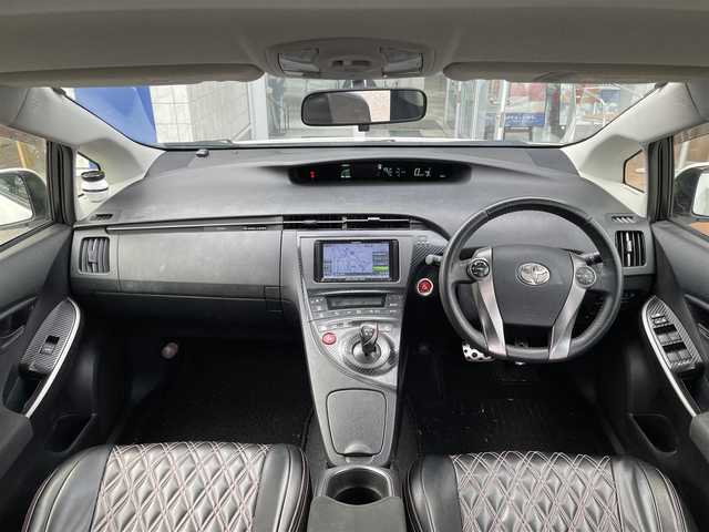 トヨタ プリウス S ツーリングセレ G’s 山梨県 2012(平24)年 10.9万km 白 (株)IDOMが運営する【じしゃロン甲府店】の自社ローン専用車両になりますこちらは現金またはオートローンご利用時の価格です。自社ローンご希望の方は別途その旨お申付け下さい/社外メモリーナビ/フルセグTV/Ｂｌｕｅｔｏｏｔｈ接続/DVD/CD/SD再生/ステアリングスイッチ/ 革巻ステアリング/ETC/ＨＩＤヘッドライト/オートライト/フォグランプ/ＬＥＤＢＥＡＭ/ プッシュスタート/シートカバー/ ドアバイザー/ ウインカーミラー/ フロアマット/取扱説明書