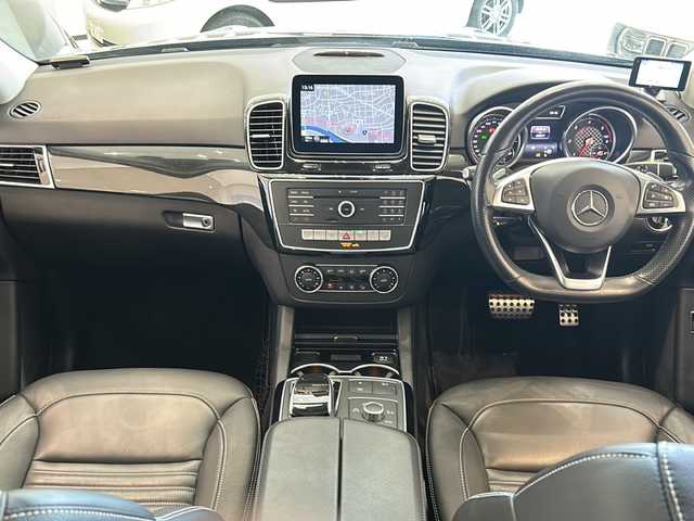 メルセデス・ベンツ ＧＬＥ３５０ｄ 4MATIC スポーツ 新潟県 2018(平30)年 3.9万km コスモスブラック オプション/パノラミックスライディングルーフ/harman/kardonサウンドシステム/主要装備/レーダーセーフティパッケージ/-アクティブブレーキアシスト/-リアCPA/-PRESAFE/-レーンキープアシスト/-ブラインドスポットアシスト/-ディスタンスパイロットディストロニック/-ステアリングパイロット/純正HDDナビ/(CD/DVD/Bluetooth/USB/フルセグTV)/360°カメラシステム/ETC/ドライブレコーダー/レザーシート/シートヒーター/パワーシート/パワーバックドア/LEDヘッドライト/パークトロニック/スペアキー