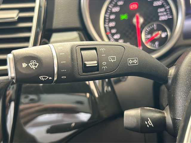 メルセデス・ベンツ ＧＬＥ３５０ｄ 4MATIC スポーツ 新潟県 2018(平30)年 3.9万km コスモスブラック オプション/パノラミックスライディングルーフ/harman/kardonサウンドシステム/主要装備/レーダーセーフティパッケージ/-アクティブブレーキアシスト/-リアCPA/-PRESAFE/-レーンキープアシスト/-ブラインドスポットアシスト/-ディスタンスパイロットディストロニック/-ステアリングパイロット/純正HDDナビ/(CD/DVD/Bluetooth/USB/フルセグTV)/360°カメラシステム/ETC/ドライブレコーダー/レザーシート/シートヒーター/パワーシート/パワーバックドア/LEDヘッドライト/パークトロニック/スペアキー