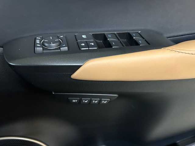 レクサス ＮＸ 200t Iパッケージ 道央・札幌 2016(平28)年 7.1万km グラファイトブラックガラスフレーク 4WD /ナビTV /純正18インチアルミホイール　/クルーズコントロール /前席パワーシート　/前席シートヒーター　/ハンドルヒーター　/パワーバックドア /ビルトインETC /LEDヘッドライト　/純正エンジンスターター