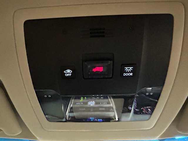 レクサス ＮＸ 200t Iパッケージ 道央・札幌 2016(平28)年 7.1万km グラファイトブラックガラスフレーク 4WD /ナビTV /純正18インチアルミホイール　/クルーズコントロール /前席パワーシート　/前席シートヒーター　/ハンドルヒーター　/パワーバックドア /ビルトインETC /LEDヘッドライト　/純正エンジンスターター