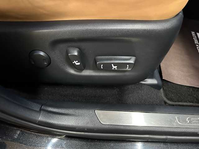 レクサス ＮＸ 200t Iパッケージ 道央・札幌 2016(平28)年 7.1万km グラファイトブラックガラスフレーク 4WD /ナビTV /純正18インチアルミホイール　/クルーズコントロール /前席パワーシート　/前席シートヒーター　/ハンドルヒーター　/パワーバックドア /ビルトインETC /LEDヘッドライト　/純正エンジンスターター