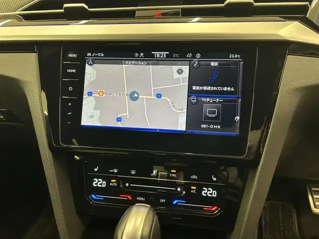 フォルクスワーゲン ＶＷ アルテオン TSI 4モーション Rラインアドバンス 岡山県 2021(令3)年 4.3万km ディープブラックパールエフェクト ワンオーナー/Volkswagenオールイン・セーフティ/アダプティブクルーズコントロールACC(全車速追従機能付)/緊急時停車支援システム(EmergencyAssist)/レーンキープアシストシステム/同一車線内全車速運転支援システム(Travel Assist)/レーンチェンジアシストシステム/リヤビュー＆アラウンドビューカメラ/駐車支援システム(ParkAssist)/パークディスタンスコントロール/(フロント/リア/前進/後退時衝突軽減ブレーキ機能付き)/プリクラッシュブレーキシステム(FrontAssist)/LEDヘッドライト/オートハイコントロール機能、ポジションランプ、ターンシグナル付/全席シートヒーター/運転席シートマッサージ機能/アレルゲン除去機能付きフレッシュエアフィルター/DiscoverPro/SSDナビゲーション/AM/FM/地デジ/BT/AppleCarPlay/Android Auto/ETC2.0/ワイヤレスチャージ//保証書/取説/スペアキー