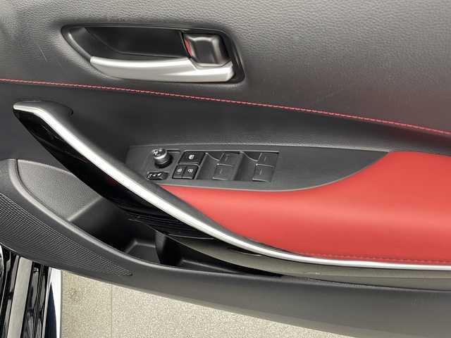 トヨタ カローラ スポーツ ハイブリッドG Z 宮崎県 2020(令2)年 2.1万km アティチュードブラックマイカ ワンオーナー/Toyota Safety Sense/〇プリクラシュセーフティ/〇レーントレーシングアシスト/〇ブラインドスポットモニター/〇リアクロストラフィックアラート/〇パーキングサポートブレーキ/〇ロードサインアシスト/〇オートマチックハイビーム/〇レーダークルーズコントロール/〇クリアランスソナー/純正9インチディスプレイオーディオ/ナビ機能/フルセグTV/バックカメラ/専用ハーフレザーシート/シートヒーター/LEDヘッドライト/前後ドライブレコーダー/ビルトインETC2.0/純正18インチAW/保証書/取扱説明書