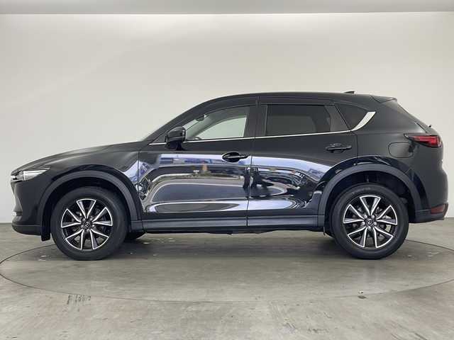 マツダ ＣＸ－５ 20S シルクベージュセレ 兵庫県 2020(令2)年 3.1万km ジェットブラックマイカ ・純正SDナビ/　Bluetoothオーディオ/　CD/DVD再生/　USB接続/　フルセグテレビ/・アラウンドビューモニター/・ビルドインETC/・レーダークルーズコントロール/・レーンキープアシスト/・衝突被害軽減システム/・ブラインドスポットモニター/・ABS/・横滑り防止機能/・前後コーナーセンサー/・盗難防止装置/・オートライト/・オートマチックハイビーム/・LEDヘッドライト/・W＋サイドエアバック/・カーテンエアバック/・電動リアゲート/・社外フロアマット/・パワーシート（運転席）/・ハーフレザーシート/・シートヒーター（運転席・助手席）/・ステアリングヒーター/・革巻きステアリング/・ステアリングスイッチ/・純正19インチアルミホイール/・パドルシフト/・電動パーキングブレーキ/・オートブレーキホールド/・スマートキー/・AACエアコン