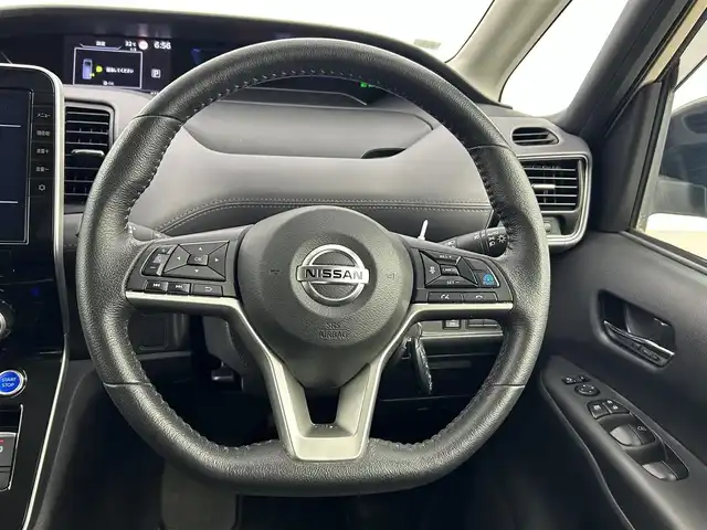 日産 セレナ e－パワー ハイウェイスター V 愛知県 2021(令3)年 6.8万km カシミヤグレージュ 純正電動ステップ/プロパイロット/コーナーセンサー/インテリジェントルームミラー/純正フリップダウンモニター/純正10インチナビ/（CD/DVD/Blu-ray/フルセグ）/全方位モニター/ETC/ドラレコ/エマージェンシーブレーキ/LDP/VDC/LEDヘッドライト/LEDフォグランプ/ステアリングスイッチ/純正AW/ドアバイザー/スペアキー
