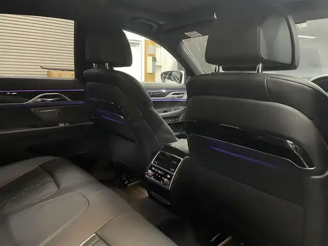 ＢＭＷ ７４０ｄ xDrive Mスポーツ 群馬県 2018(平30)年 6.9万km アルピンホワイトⅢ サンルーフ /ナッパレザー/ヘッドアップディスプレイ/シートベンチレーション/純正HDDナビ/全方位カメラ/ジェスチャーコントロール/フルセグTV/20インチAW/Bluetooth/ETC2.0/LEDライト