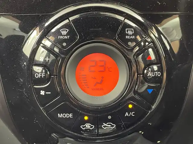 日産 ノート e－パワー X Bアロー 大阪府 2018(平30)年 3.9万km ブリリアントホワイトパール/スーパーブラック 2トーン 禁煙車/エマージェンシーブレーキ/踏み間違え防止機能/踏み間違い防止アシスト/標識認識機能/ハイビームアシスト/純正ナビ/　（Bluetooth/CD/DVD）/フルセグTV/アラウンドビューモニター/レーダークルーズコントロール/LEDヘッドライト/フォグランプ/純正15インチアルミホイール/純正フロアマット/コーナーセンサー/スマートキー/ETC