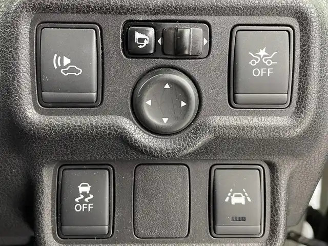 日産 ノート e－パワー X Bアロー 大阪府 2018(平30)年 3.9万km ブリリアントホワイトパール/スーパーブラック 2トーン 禁煙車/エマージェンシーブレーキ/踏み間違え防止機能/踏み間違い防止アシスト/標識認識機能/ハイビームアシスト/純正ナビ/　（Bluetooth/CD/DVD）/フルセグTV/アラウンドビューモニター/レーダークルーズコントロール/LEDヘッドライト/フォグランプ/純正15インチアルミホイール/純正フロアマット/コーナーセンサー/スマートキー/ETC