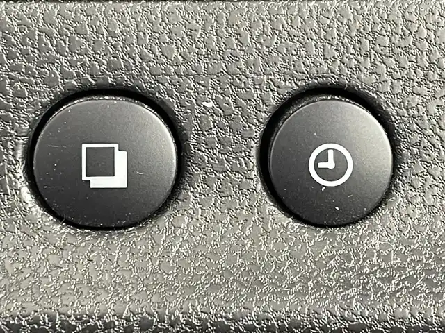 日産 ノート e－パワー X Bアロー 大阪府 2018(平30)年 3.9万km ブリリアントホワイトパール/スーパーブラック 2トーン 禁煙車/エマージェンシーブレーキ/踏み間違え防止機能/踏み間違い防止アシスト/標識認識機能/ハイビームアシスト/純正ナビ/　（Bluetooth/CD/DVD）/フルセグTV/アラウンドビューモニター/レーダークルーズコントロール/LEDヘッドライト/フォグランプ/純正15インチアルミホイール/純正フロアマット/コーナーセンサー/スマートキー/ETC