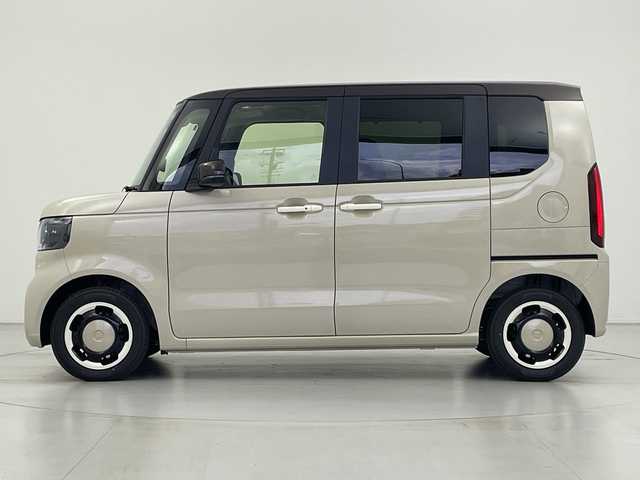 ホンダ Ｎ ＢＯＸ ファッションスタイル 愛知県 2025(令7)年 0.1千km プレミアムアイボリーパールⅡ 届出済未使用車/純正9インチナビ/・フルセグ/・Bluetooth/・AppleCarPlay/・AndroidAuto/・CD/DVD/・HDMI/両側パワースライドドア/バックカメラ/前席シートヒータ/ホンダセンシング/衝突軽減ブレーキ（CMBS）/先行車発進お知らせ機能/路外逸脱抑制機能/標識認識機能/アダプティブクルーズコントロール（ACC）/車線維持支援システム（LKAS）/誤発進抑制機能/後方誤発信抑制機能/パーキングセンサー/オートハイビーム/スペアキー