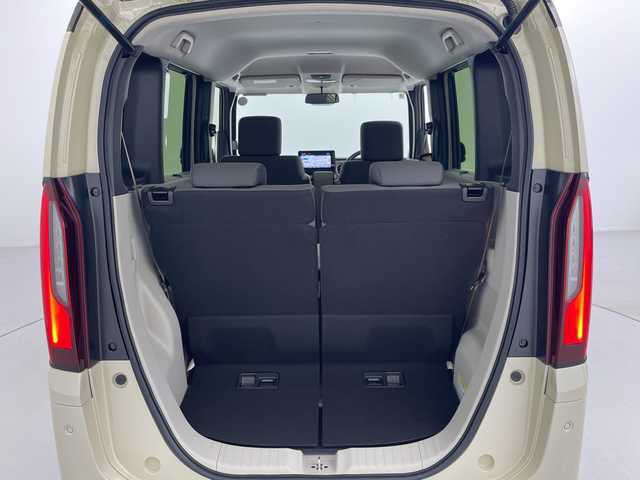 ホンダ Ｎ ＢＯＸ ファッションスタイル 愛知県 2025(令7)年 0.1千km プレミアムアイボリーパールⅡ 届出済未使用車/純正9インチナビ/・フルセグ/・Bluetooth/・AppleCarPlay/・AndroidAuto/・CD/DVD/・HDMI/両側パワースライドドア/バックカメラ/前席シートヒータ/ホンダセンシング/衝突軽減ブレーキ（CMBS）/先行車発進お知らせ機能/路外逸脱抑制機能/標識認識機能/アダプティブクルーズコントロール（ACC）/車線維持支援システム（LKAS）/誤発進抑制機能/後方誤発信抑制機能/パーキングセンサー/オートハイビーム/スペアキー