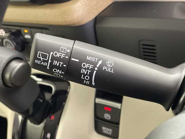 ホンダ Ｎ ＢＯＸ ファッションスタイル 愛知県 2025(令7)年 0.1千km プレミアムアイボリーパールⅡ 届出済未使用車/純正9インチナビ/・フルセグ/・Bluetooth/・AppleCarPlay/・AndroidAuto/・CD/DVD/・HDMI/両側パワースライドドア/バックカメラ/前席シートヒータ/ホンダセンシング/衝突軽減ブレーキ（CMBS）/先行車発進お知らせ機能/路外逸脱抑制機能/標識認識機能/アダプティブクルーズコントロール（ACC）/車線維持支援システム（LKAS）/誤発進抑制機能/後方誤発信抑制機能/パーキングセンサー/オートハイビーム/スペアキー