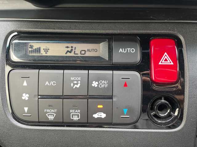 ホンダ Ｎ ＯＮＥ プレミアム 神奈川県 2018(平30)年 3.9万km ブリティッシュグリーンP 社外ＳＤナビ　(AVIC-RZ920-DC)/ワンセグTV/BT/CD/DVD/iPod/AUX/バックカメラ　/クルーズコントロール　/ＣＴＢＡ　/ビルドインＥＴＣ　/ドライブレコーダー　/ハーフレザーシート　/純正ＡＷ　/ＡＢＳ　/横滑り防止装置　/カーテンエアバッグ　/HIDヘッド　/LEDフォグ/保証書/記録簿/取扱説明書