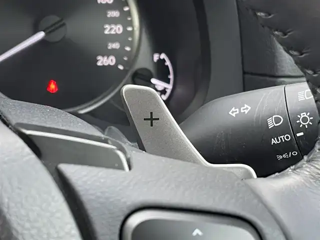 レクサス ＩＳ 300h バージョンL 山梨県 2023(令5)年 2.1万km ソニッククロム ワンオーナー/4WD/純正ナビ/全方位カメラ/フルセグTV/赤革シート/パワーシート/エアシート/シートヒーター/パーキングサポートアラート/衝突被害軽減ブレーキ/ブラインドスポットモニタリング/レクサスセーフティシステム/ステアリングヒーター/取扱説明書/保証書/スマートキー/スペアキー/プッシュスタート