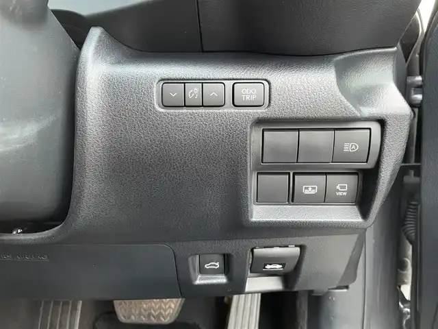 レクサス ＩＳ 300h バージョンL 山梨県 2023(令5)年 2.1万km ソニッククロム ワンオーナー/4WD/純正ナビ/全方位カメラ/フルセグTV/赤革シート/パワーシート/エアシート/シートヒーター/パーキングサポートアラート/衝突被害軽減ブレーキ/ブラインドスポットモニタリング/レクサスセーフティシステム/ステアリングヒーター/取扱説明書/保証書/スマートキー/スペアキー/プッシュスタート