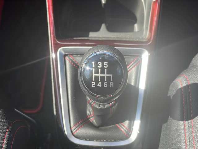 スズキ スイフト スポーツ 茨城県 2023(令5)年 0.4万km バーニングレッドPM ワンオーナー/純正フルアエロ/社外ナビ(CN-HZ885)/　　【フルセグTV/BT/CD/DVD】/全方位カメラ/レーンキープアシスト/横滑り防止装置/LEDオートライト/衝突被害軽減システム/シートヒーター/純正17インチアルミホイール/純正フロアマット/プッシュスタート/保証書/取扱説明書